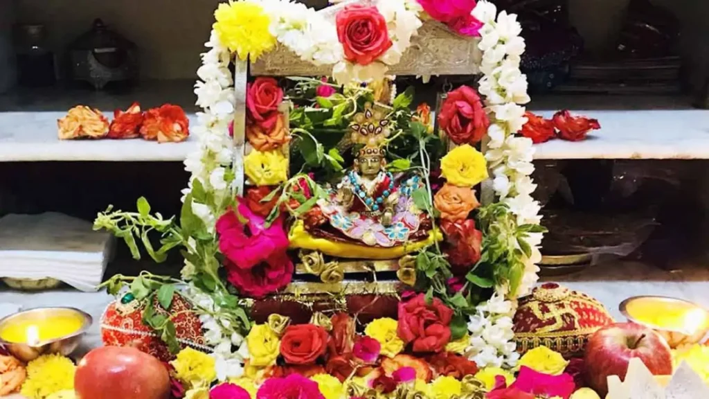 भगवान कृष्ण के प्रति समर्पण और समीपता बढ़ाने का दिन Krishna Janmashtami 2025